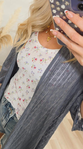 Picturesque Moments Kimono